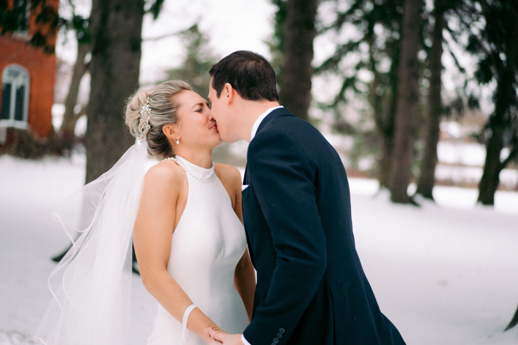 Leah & Jesse Wedding Photo 36